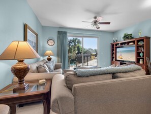 Smart TV - Steps to Beach with Zero Entry Pool (Miramar Beach)