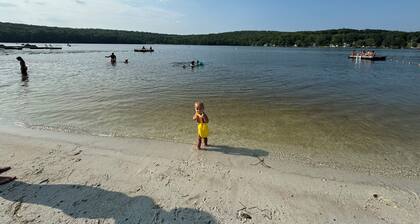 Completely renovated house in amenities-filled Masthope community / Ski Big Bear