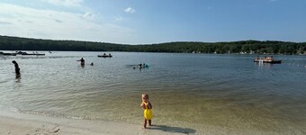 Completely renovated house in amenities-filled Masthope community / Ski Big Bear