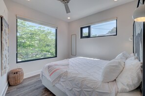 1 habitación, escritorio, tabla de planchar con plancha y wifi gratis 