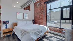 Room - The Hive 103 Bees Knees Pet Friendly by BlueStar (Wilmington)
