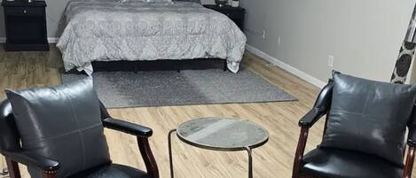 4 Schlafzimmer, BĂŒgeleisen/BĂŒgelbrett, WLAN, BettwĂ€sche