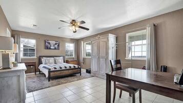 3 habitaciones, tabla de planchar con plancha y wifi gratis