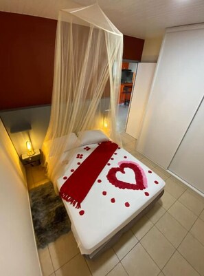 2 quartos, ferros/tábuas de passar roupa, Wi-Fi de cortesia