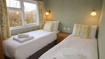 2 bedrooms, individually decorated, individually furnished, free WiFi