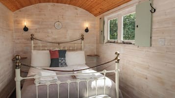 1 bedroom, individually decorated, individually furnished, free WiFi