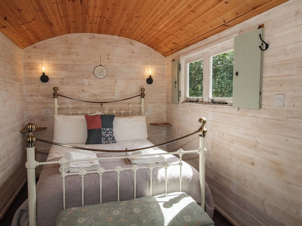 1 bedroom, individually decorated, individually furnished, free WiFi