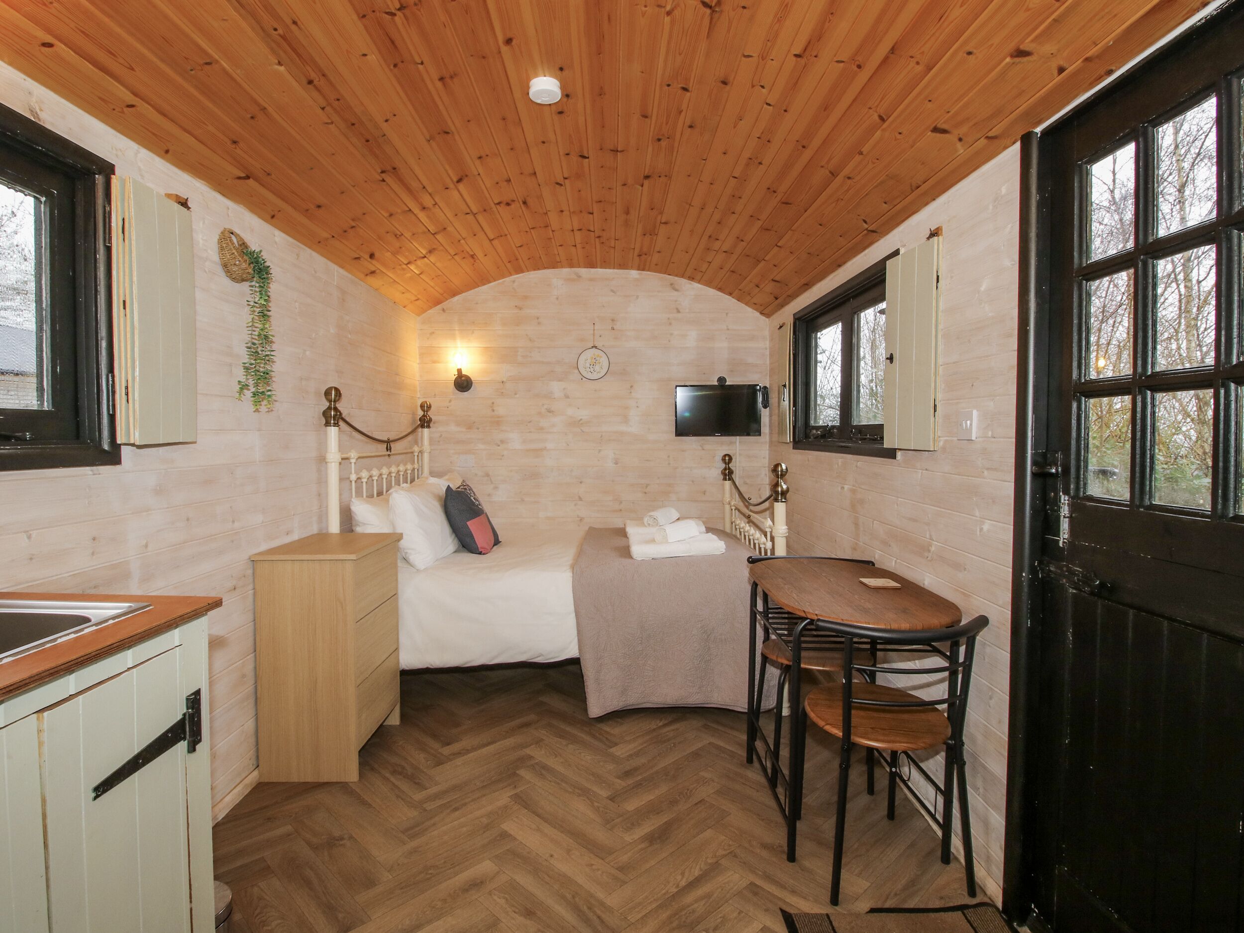 Cottage | 1 bedroom, individually decorated, individually furnished, free WiFi