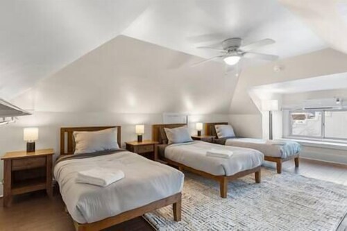 Central Oakmont Oasis