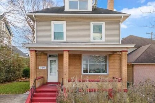 Central Oakmont Oasis