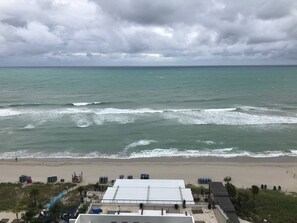 On the beach, sun-loungers, beach towels - Hollywood Beach Luxury Apartment-Hyde Beach House
(Hollywood)
