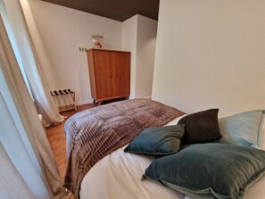 2 chambres, lit parapluie, Wi-Fi gratuit, draps fournis