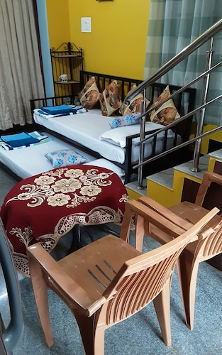 Tranquil Abode: 5-Bedroom Home for Five Guests in Coimbatore