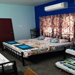 1 slaapkamer, een kluis op de kamer, een strijkplank/strijkijzer