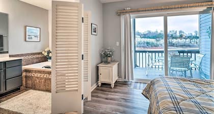 Deerfield Lakefront Condo/Boat Slip Included!