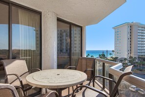 Outdoor dining - Gulf views+ Private beach! Restaurant on site! (Santa Rosa Beach)