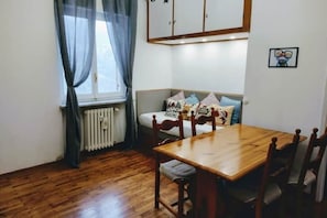Interni