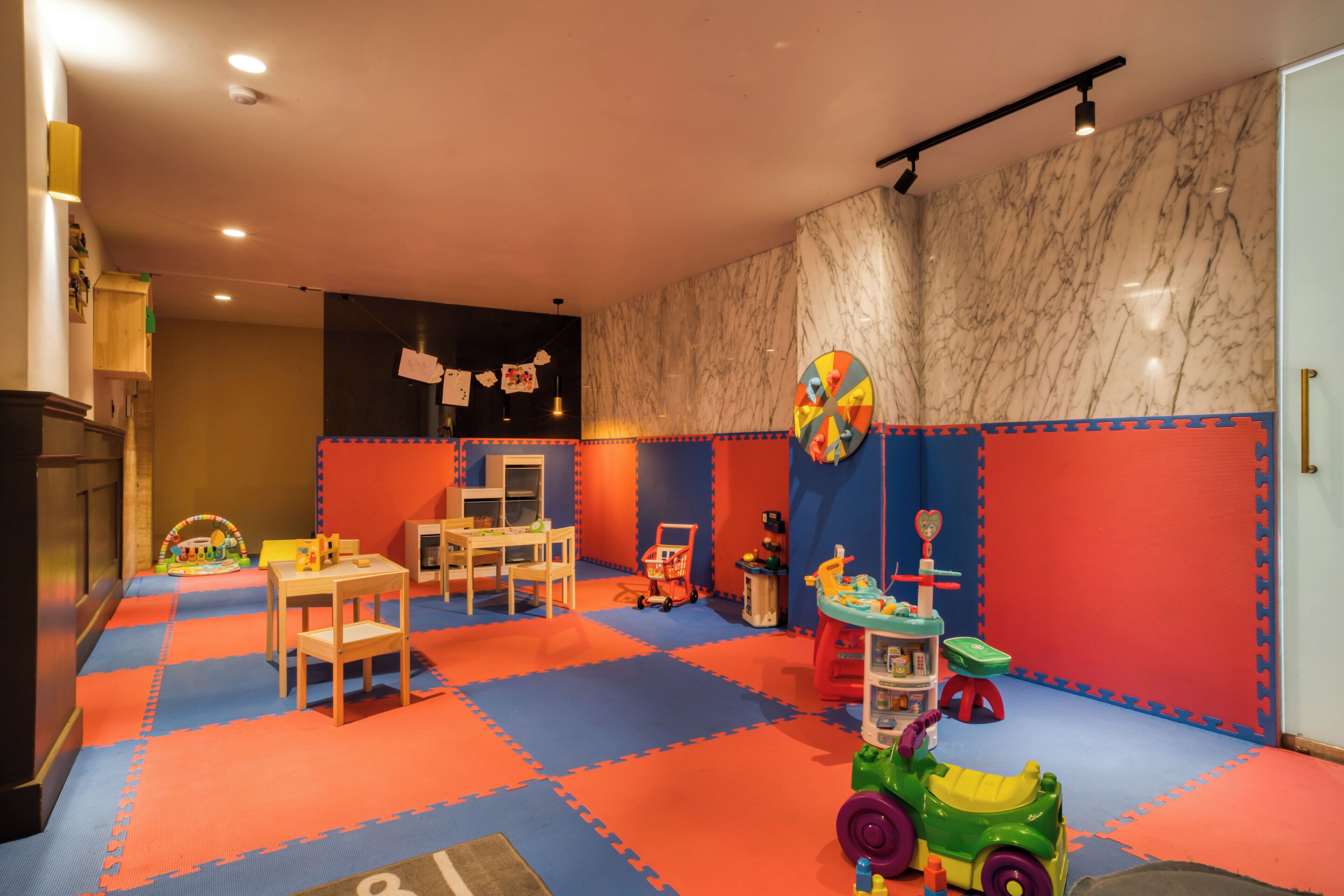 어린이 놀이 공간 - 실내