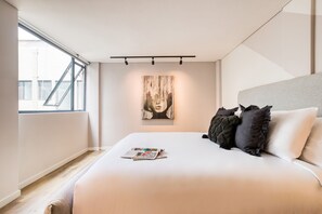 尊荣公寓 | 3 多间卧室、特色装修、特色家居、办公桌