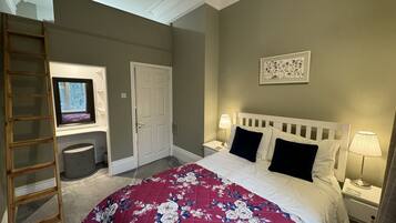 1 bedroom, iron/ironing board, bed sheets