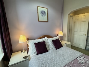 1 chambre, fer et planche à repasser, literie fournie