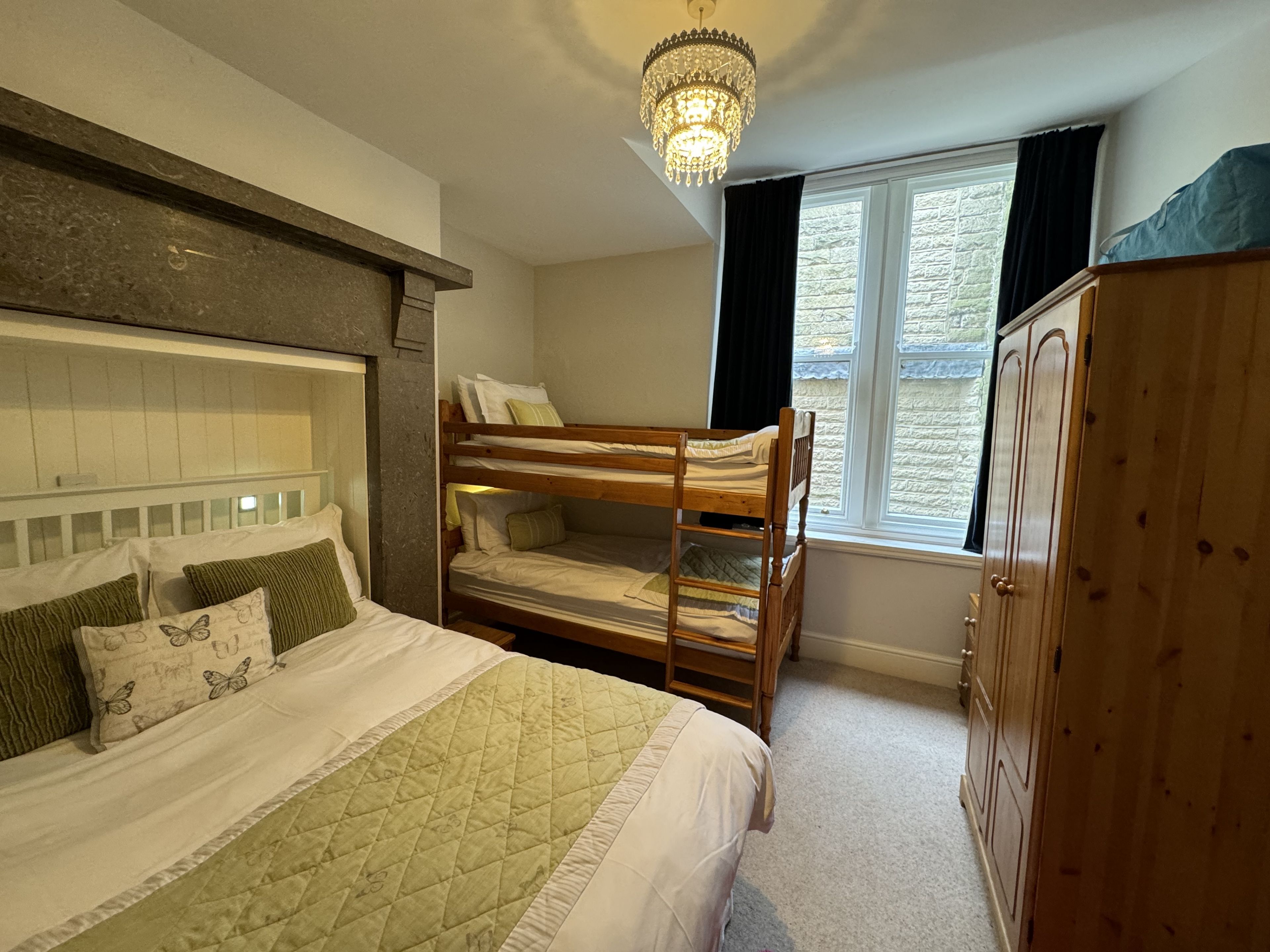 2 Schlafzimmer, Bügeleisen/Bügelbrett, Bettwäsche