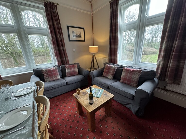 Cosy Self Catering Apartment In Large Victorian Residence - Castleton