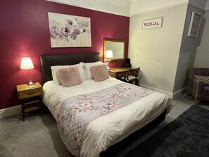 2 dormitorios, tabla de planchar con plancha, wifi gratis y ropa de cama