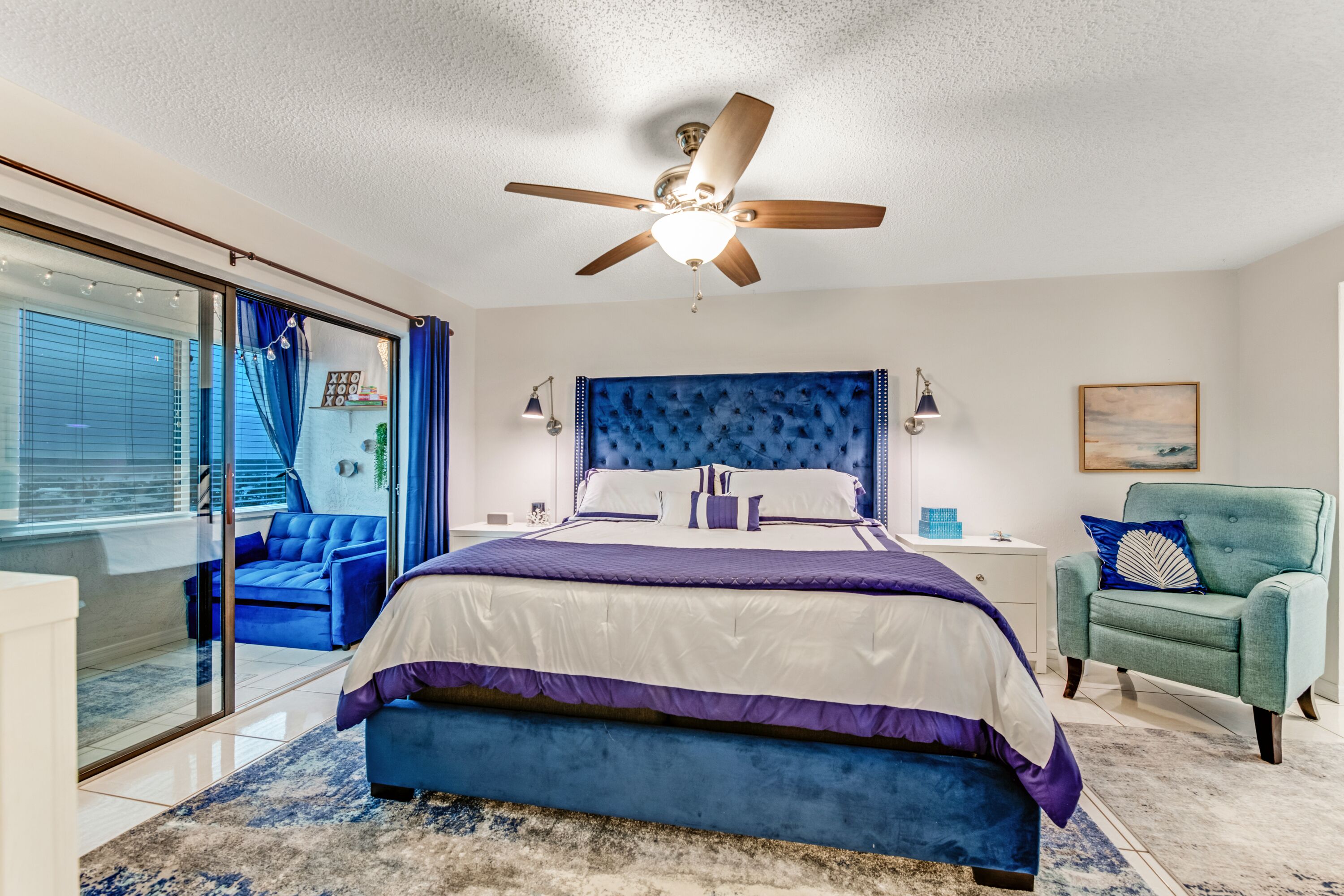 1 多间卧室、客房内保险箱、办公桌、熨斗/熨衣板