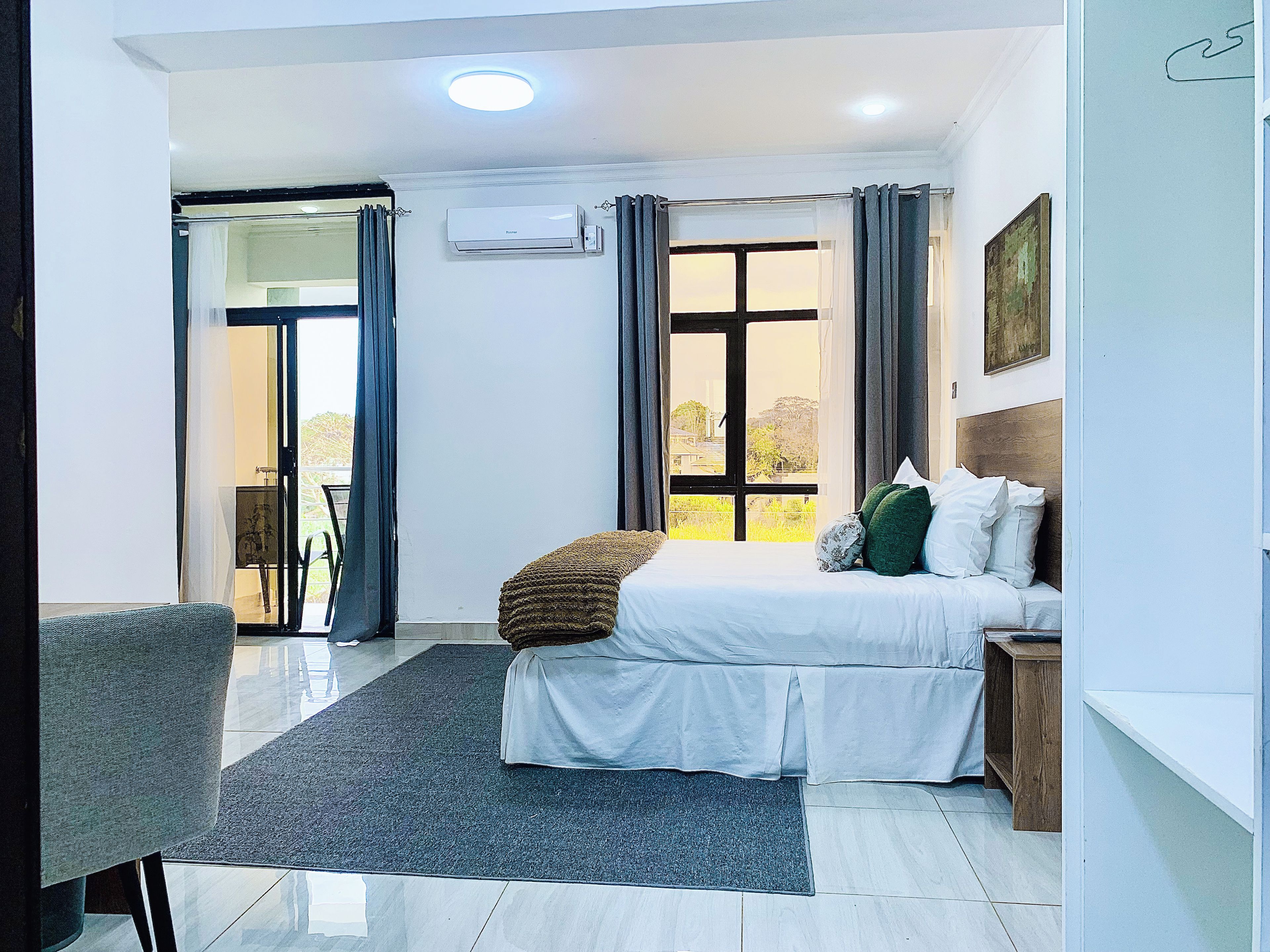 1 bedroom, desk, iron/ironing board, WiFi (free)