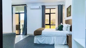 1 bedroom, desk, iron/ironing board, WiFi (free)