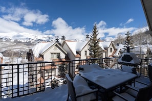 Outdoor dining - Aspen Ridge-Elevated by Curate Telluride-Ski-In/Out, Hot Tub, Bunkroom, 5 Star (Mountain Village)