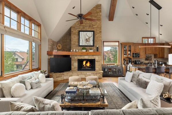 Smart TV, fireplace, video games, books - Aspen Ridge-Elevated by Curate Telluride-Ski-In/Out, Hot Tub, Bunkroom, 5 Star (Mountain Village)