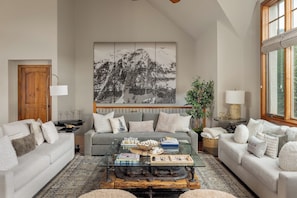 Smart TV, fireplace, video games, books - Aspen Ridge-Elevated by Curate Telluride-Ski-In/Out, Hot Tub, Bunkroom, 5 Star (Mountain Village)