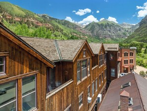 Exterior - Pine Street C -Curate Telluride-Walk to Ski,, Near Venues, Partial AC, Dog OK (Telluride)