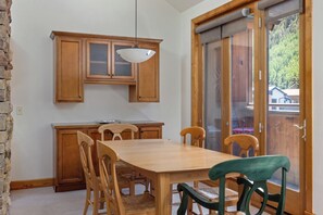 Dining - Pine Street C -Curate Telluride-Walk to Ski,, Near Venues, Partial AC, Dog OK (Telluride)