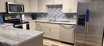 Beautiful 2/2 townhome across from world class Lake Okeechobee Bass fishing !