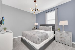 9 slaapkamers, een strijkplank/strijkijzer, wifi, beddengoed