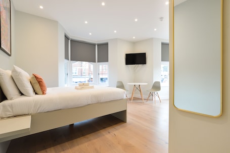 Standard Studio Apartment | Hypo-allergenic bedding, iron/ironing board, free WiFi. Golders Green Serviced Apartments by Concept Apartments