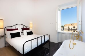 5 Schlafzimmer, Bügeleisen/Bügelbrett, Internetzugang, Bettwäsche