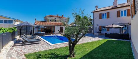 Udendørs pool, opvarmet pool