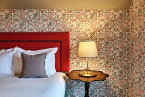 Dobbeltrom – comfort | Individuelt dekorert, individuelt innredet og skrivebord