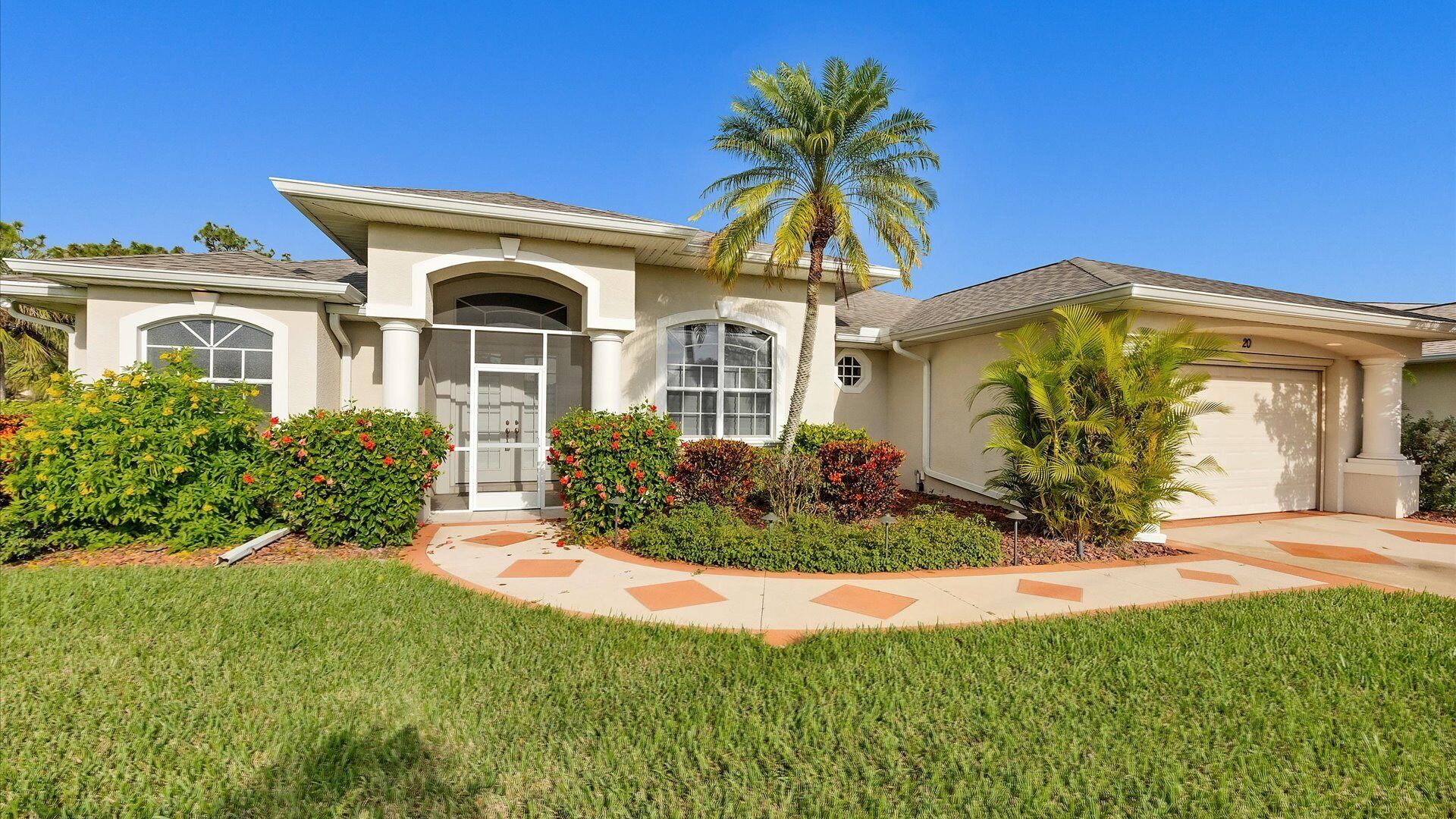 Luxurious Rotonda pool home overlooking the park and trails - 20 Sportsman Way