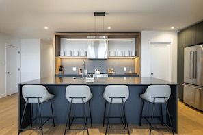 Fridge, microwave, oven, stovetop - Tremblant Prestige - Verbier 6-203 (Mont-Tremblant)