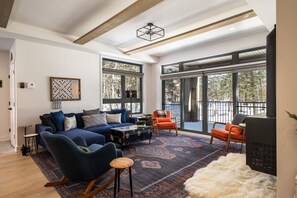 Smart-TV, peis og stereoanlegg