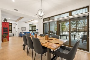 Dining - Tremblant Prestige - Verbier 12-101 (Mont-Tremblant)