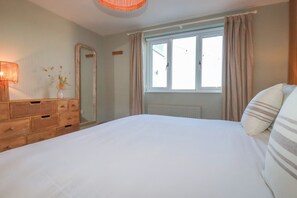 4 bedrooms, individually decorated, individually furnished, free WiFi