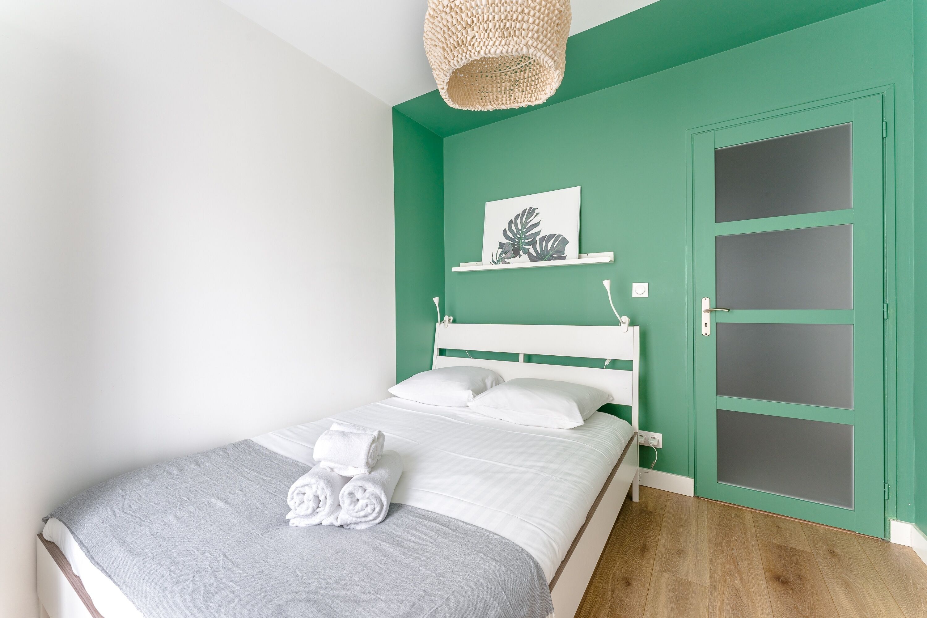 1 slaapkamer, een strijkplank/strijkijzer, gratis wifi, beddengoed