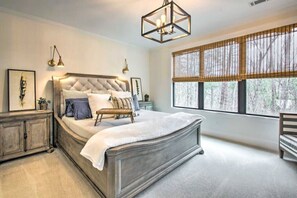 4 bedrooms, desk, iron/ironing board, travel crib