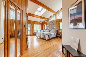 4 bedrooms, iron/ironing board, WiFi, bed sheets - Massive 4,000 sq foot chalet on more than seven acres, only 90 minutes from NYC (Poughquag)